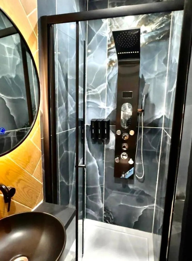 G Eighty Four Aparthotel London
